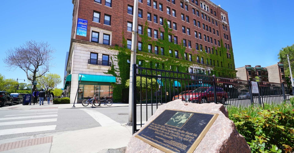 The Versailles Chicago Rentals