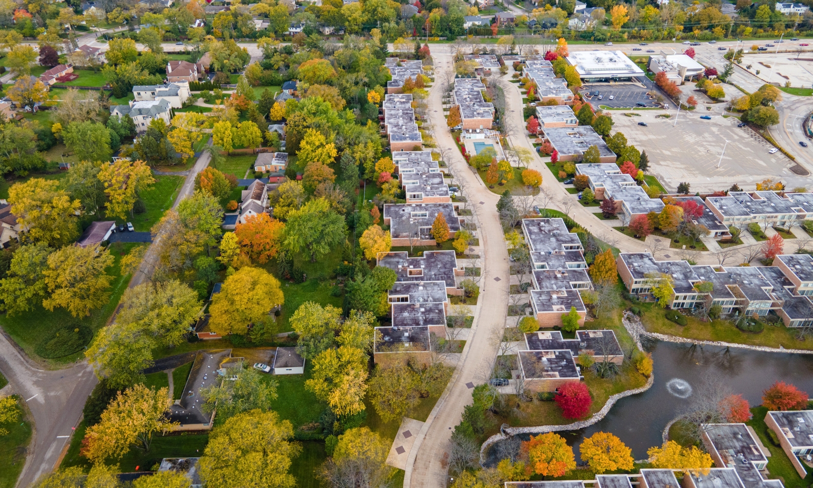 An aerial view image of an Illinois residential neighborhood in the suburbs