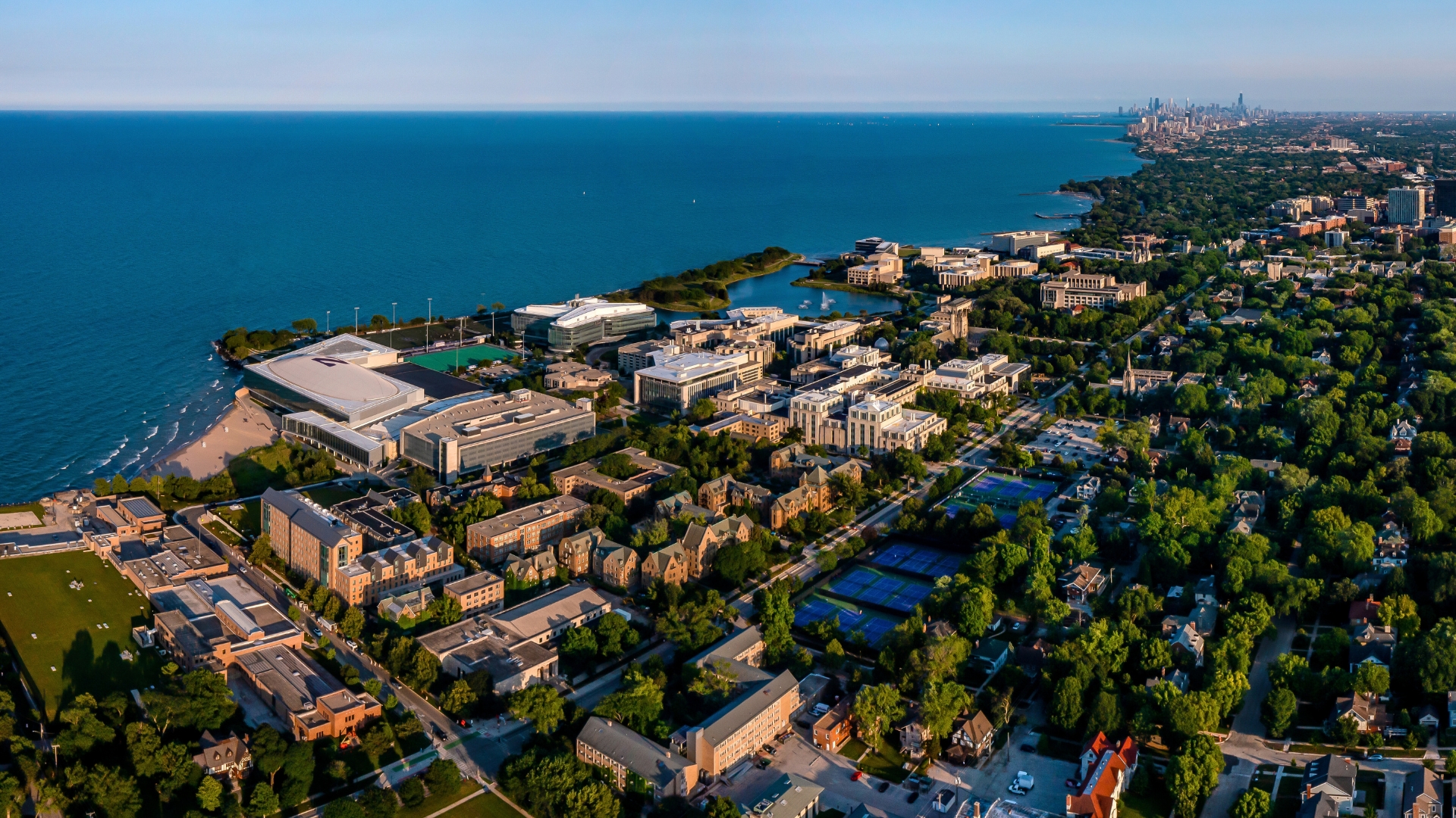 Aerial view image of Evanston, IL