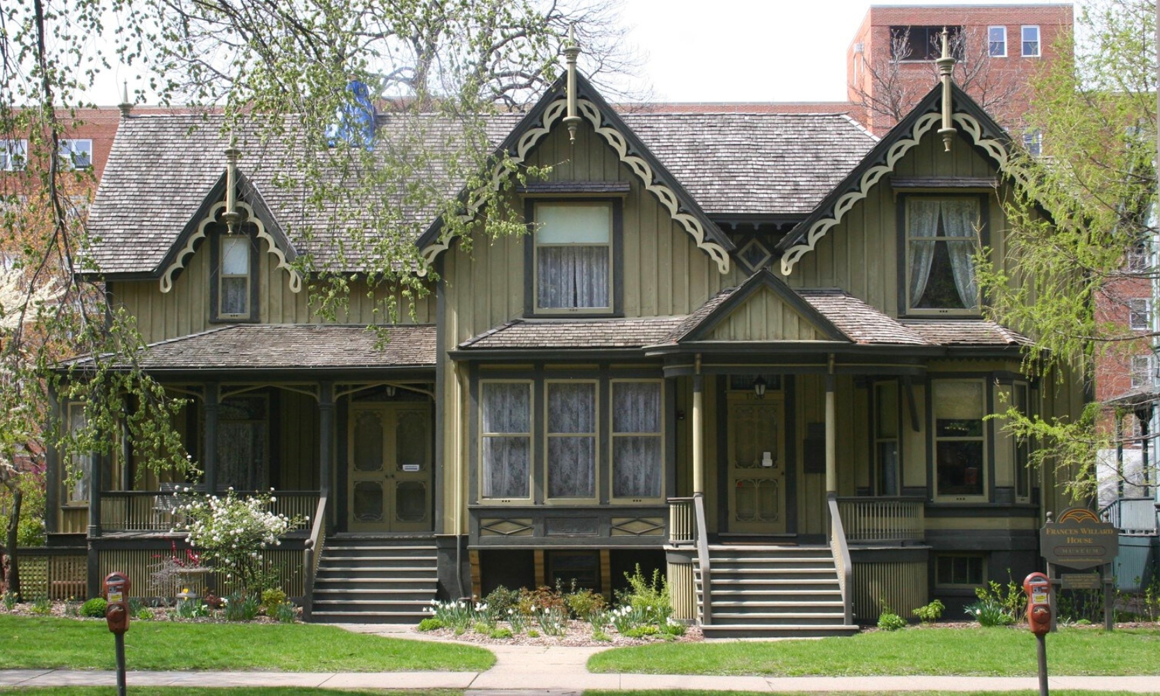 Exterior front image of the Frances E. Willard House Museum in Evanston, IL