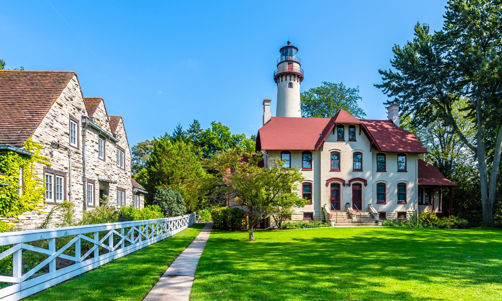 Front image of the Grosse Point Lighthouse in Evanston, IL