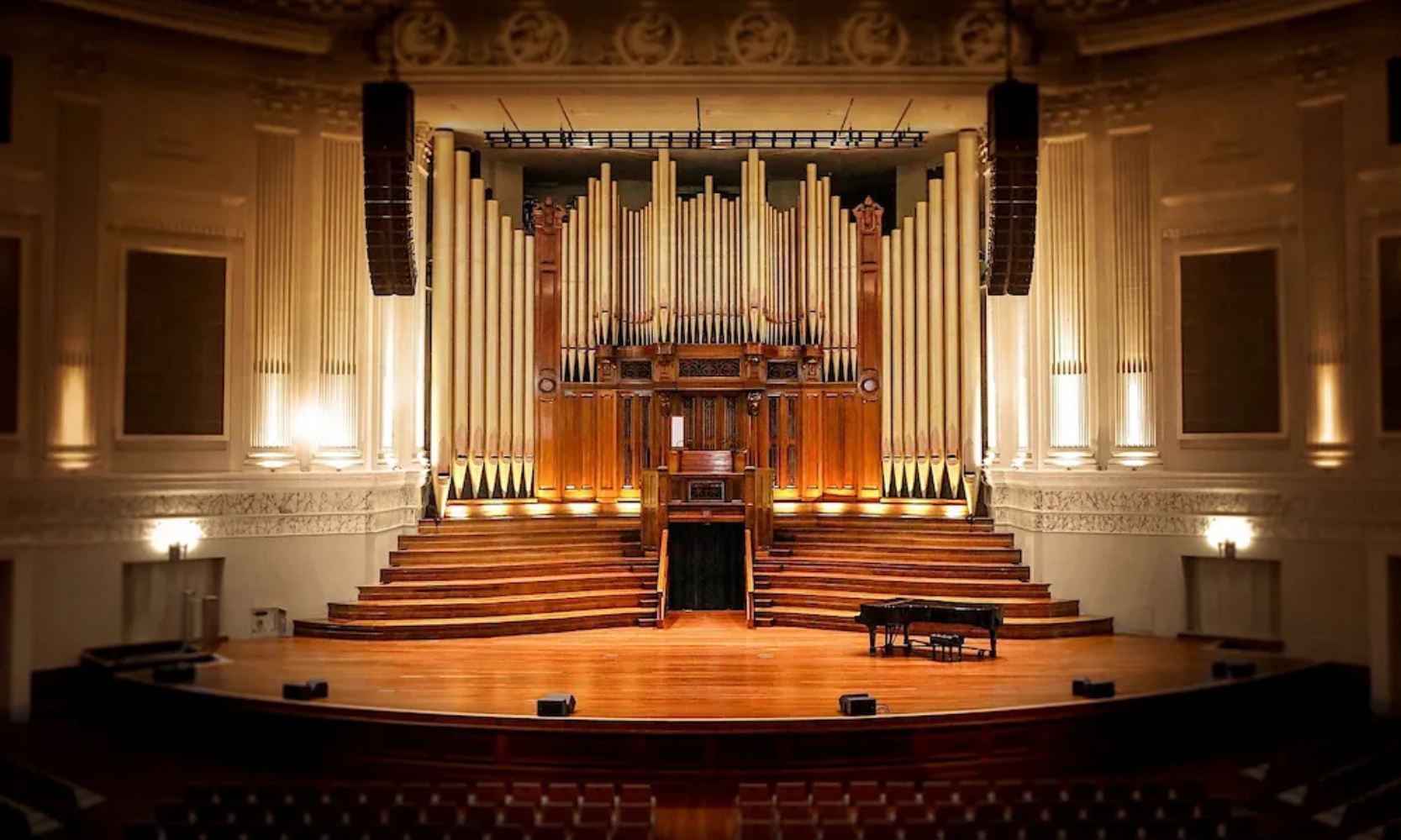 Image of an empty venue inside the Metropolis Performing Arts Centre in Arlington Heights, IL