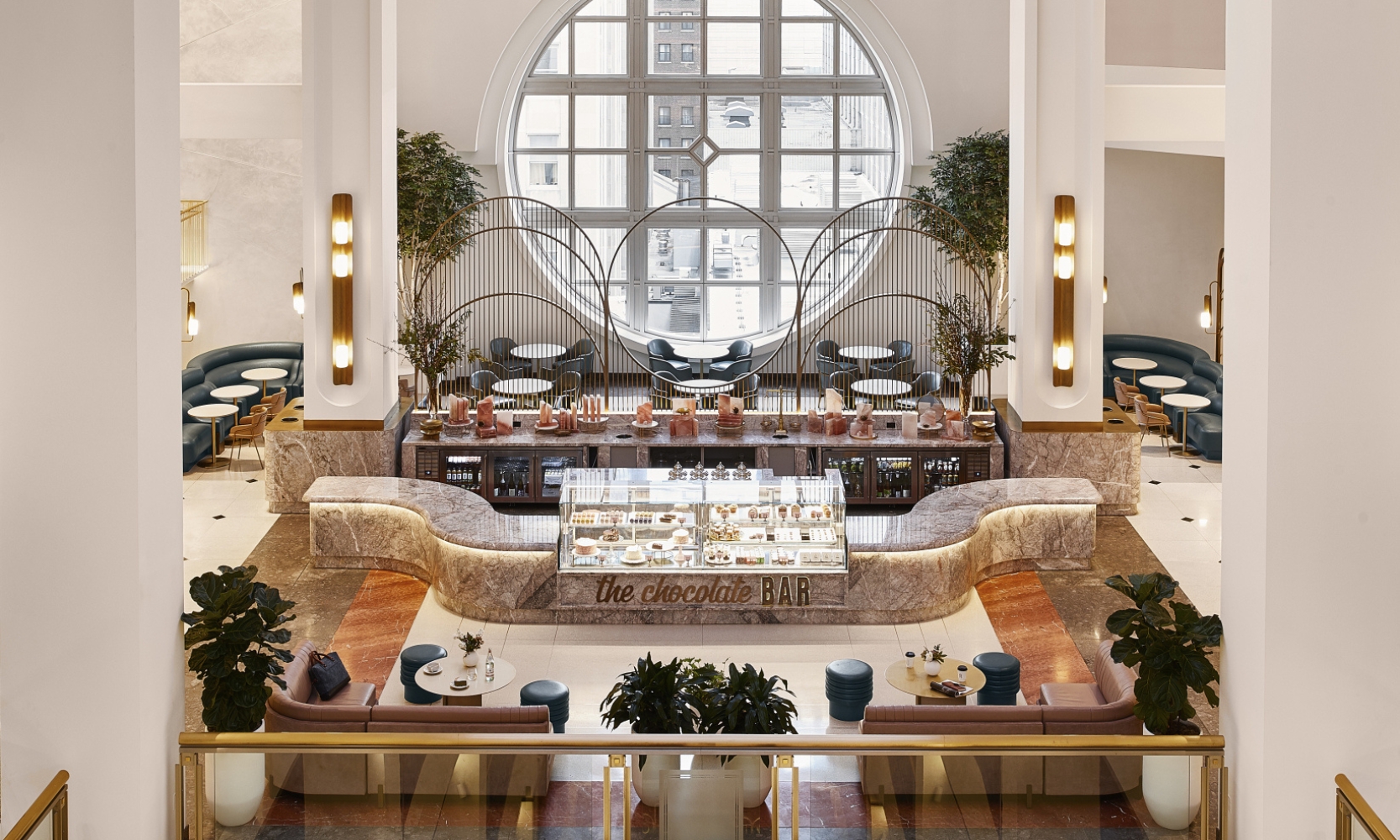 Interior image of 900 North Michigan Shops Aster food hall in Streeterville, Chicago