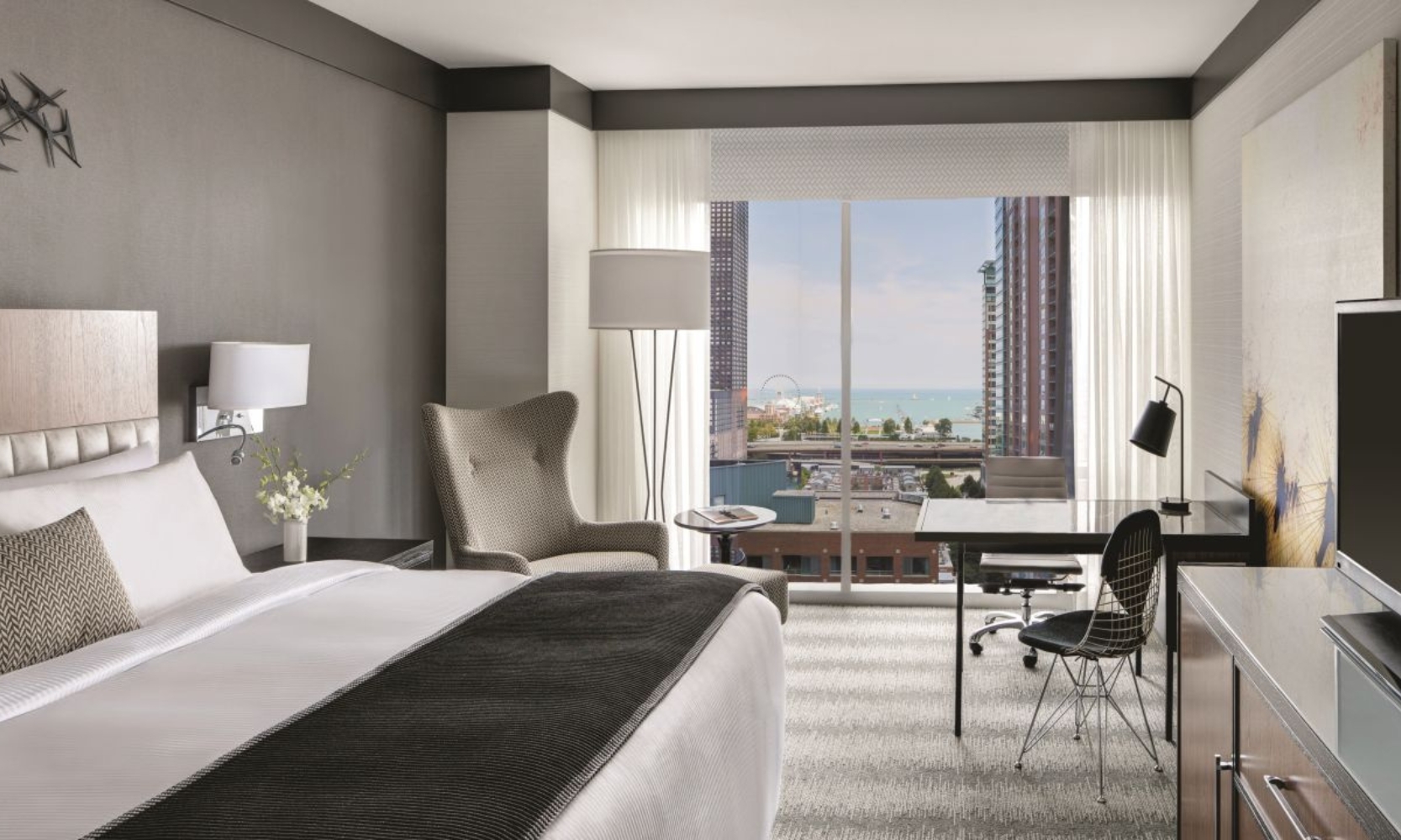 Interior image of the King Deluxe room at Loews Chicago Hotel in Streeterville, Chicago