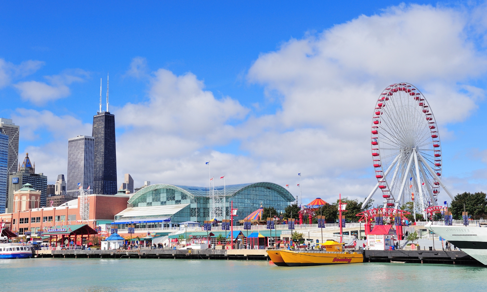 Wideshot image of the Navy Pier in Streeterville, Chicago