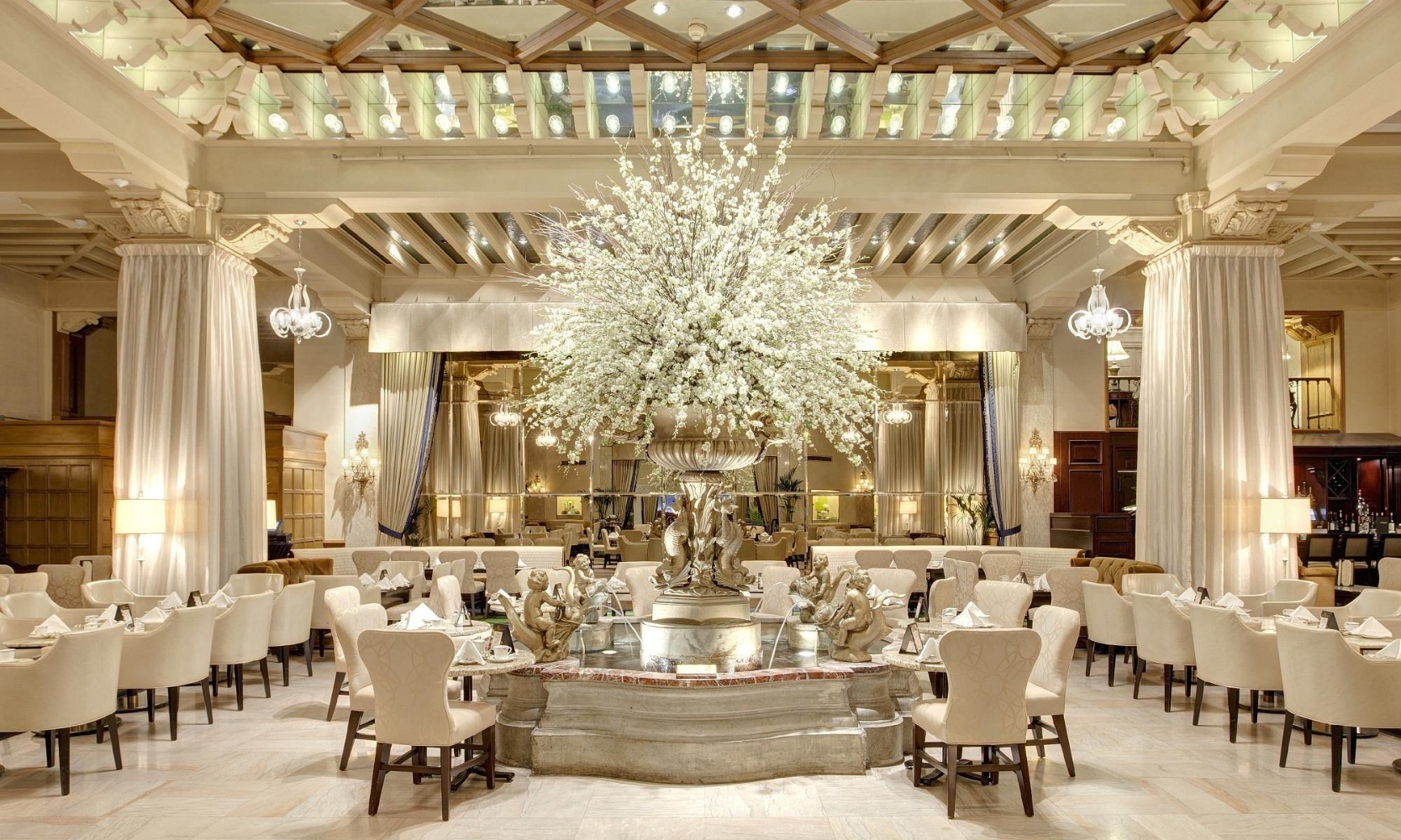Interior image of The Drake Hotel's wedding venue in Streeterville, Chicago